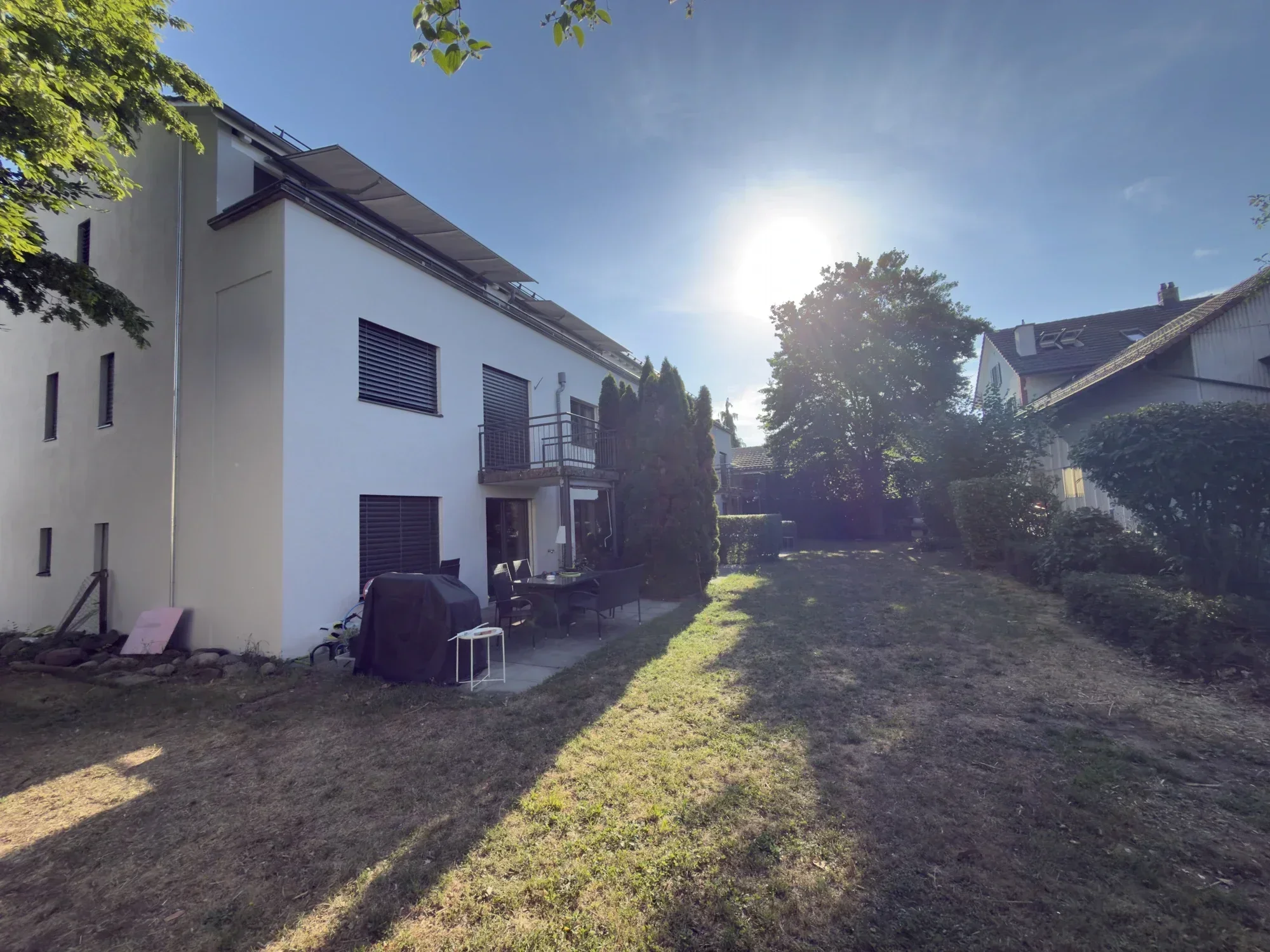 Wohnliegenschaft mit Arealpflege – betreut von PHH Hofer Hauswartungen, Zürich & Aargau