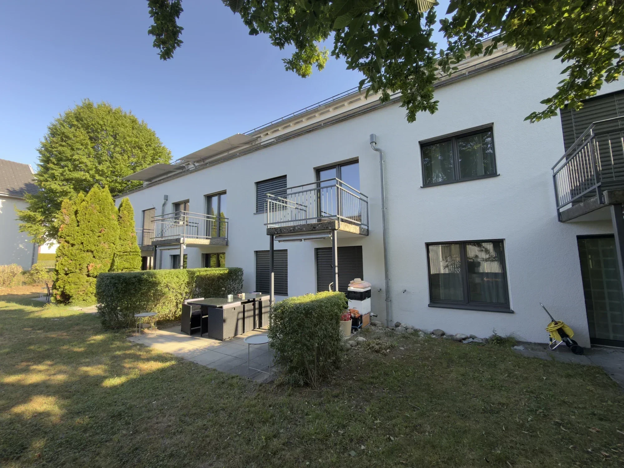 Mehrfamilienhaus-Überbauung – betreut von PHH Hofer Hauswartungen, Zürich & Aargau